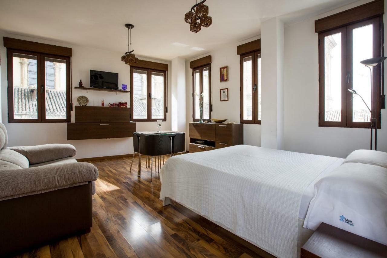 Apartamentos Casa De La Lonja Гранада Екстериор снимка
